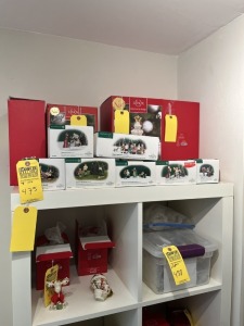 CHRISTMAS DECOR - DEPARTMENT 56 - HERITAGE VILLAGE COLLECTION - ASSORTED DICKENS VILLAGE FIGURINES