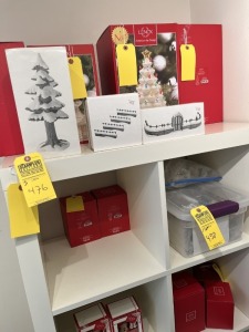 CHRISTMAS DECOR - DEPARTMENT 56 - HERITAGE VILLAGE COLLECTION - ASSORTED
