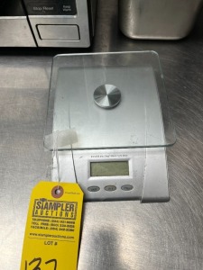 ELECTRIC KITCHEN SCALE (LOCATED IN CLEWISTON, FL)