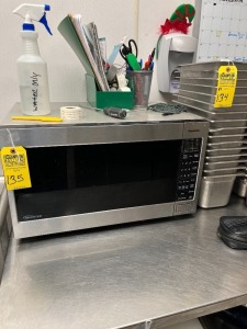 PANASONIC INVERTER MICROWAVE - 1250 WATTS (LOCATED IN CLEWISTON, FL)