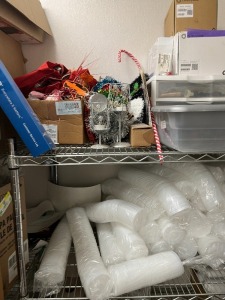 LOT CONTENTS OF METRO RACK - GARBAGE BAGS, HOLIDAY DECOR, DEGREASER, ETC (DOES NOT INCLUDE CENTURY LINK PIECES) (LOCATED IN CLEWISTON, FL)
