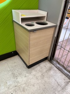 TRASH RECEPTACLE (LOCATED IN OKEECHOBEE, FL - #34767)