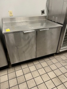 REFRIGERATED CABINET WITH STAINLESS STEEL TOP & FRONT - 4'W x 30''D (LOCATED IN OKEECHOBEE, FL - #34767)