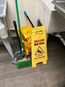 MOP BUCKET WITH 2 CAUTION SIGNS (LOCATED IN OKEECHOBEE, FL - #7007)