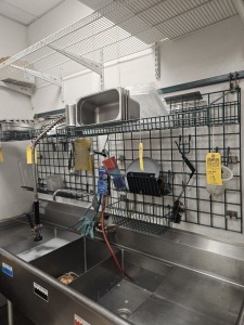 WALL RACK WITH ACCESSORIES (LOCATED IN CUTLER BAY, FL)