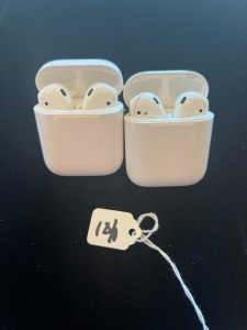 PAIR APPLE AIR PODS