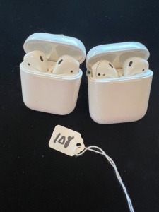 PAIR APPLE AIR PODS