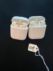 PAIR APPLE AIR PODS
