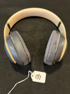 PAIR BEATS WIRELESS STEREO HEAD PHONES