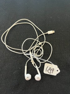 PAIR CORDED AIR PODS