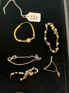 ASSORTED BRACELETS / ANKLETS