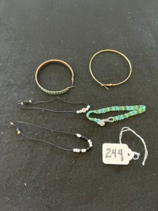 ASSORTED BRACELETS / EARRINGS