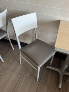 ASSORTED CHAIRS - 6- BROWN & WHITE HIGH / 12- BROWN & WHITE (LOCATED IN CAPE CORAL, FL - #24913)