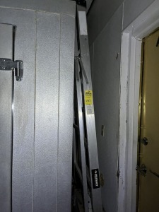 HUSKY ALUMINUM LADDER - 6' (LOCATED IN CAPE CORAL, FL - #24913)