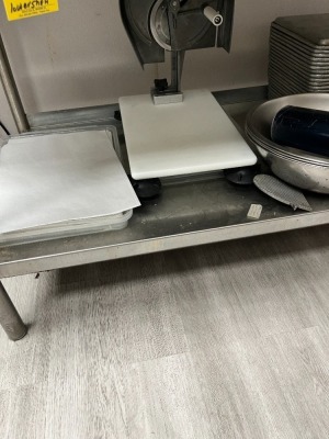 ASSORTED PIECES - 1 NEMCO SLICER / 4 STAINLESS STEEL BOWLS / 24 STAINLESS STEEL TRAYS (LOCATED IN CLEWISTON, FL)