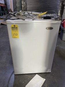 HAIER WHITE MINI FRIDGE