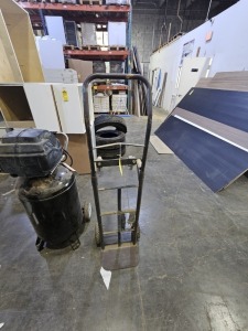 HAND TRUCK / DOLLY