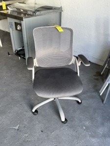 GRAY ROLLING CHAIR (LOCATED IN PEMBROKE PARK, FL)