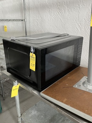 WALMART MICROWAVE (LOCATED IN PEMBROKE PARK, FL)