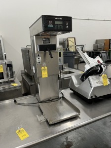 BUNN INFUSION SERIES DIGITAL BREWER WITH FUZE (LOCATED IN PEMBROKE PARK, FL)