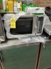 MICROWAVE (POSSIBLY NOT WORKING) (LOCATED IN PLANTATION, FL)