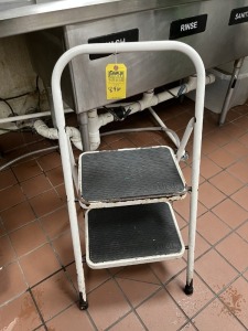 STEP LADDER WITH 2 STEPS (LOCATED IN PLANTATION, FL)