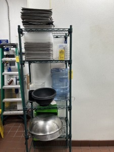 ASSORTED PIECES - LARGE STAINLESS STEEL BOWLS, COLANDER, ICE BUCKET, TRAYS, ETC - CONTENTS LOT 851 GREEN METRO RACK (LOCATED IN PLANTATION, FL)