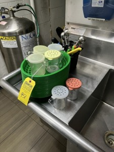 LOT ASSORTED SUPPLIES - KNIVES, BASKETS, SALT & PEPPER, SCOOPS, ETC (LOCATED IN NAPLES, FL)