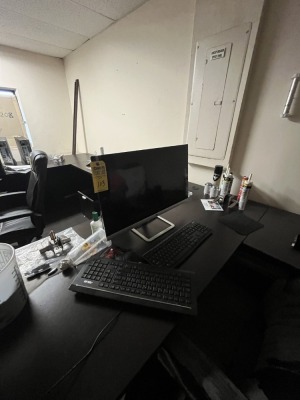 HP 28'' MONITOR WITH 2 KEYBOARDS