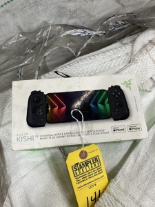UNIVERSAL GAMING CONTROLLER FOR I-PHONE