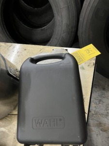 WAHL CLIPPER IN CASE WITH ATTACHMENTS & CHARGER