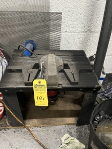 SMALL ROUTER WITH STAND