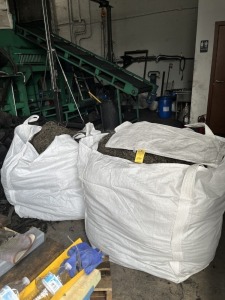 ASSORTED BAGS - 5- XXL / BALANCE SMALLER - WITH ASSORTED RUBBER, METAL, ETC