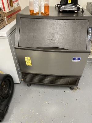 MANITOWOC SMALL CUBES ICE MACHINE