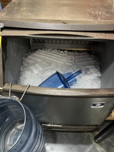 MANITOWOC SMALL CUBE ICE MACHINE
