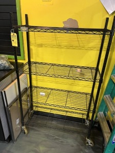 METRO RACK ON WHEELS