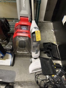 SHARK CORDLESS VACUUM
