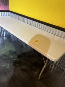 FOLDING TABLE - 8'