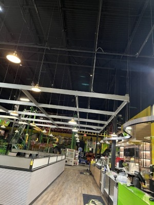 ALUMINUM LIGHT BRIDGE WITH 24 HANGING LIGHTS - 32'x32'