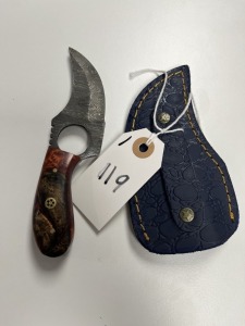 SKINNING KNIFE - CUSTOM HANDMADE DAMASCUS STEEL - RESIN HANDLE - LAMINATED LEATHER SHEATH
