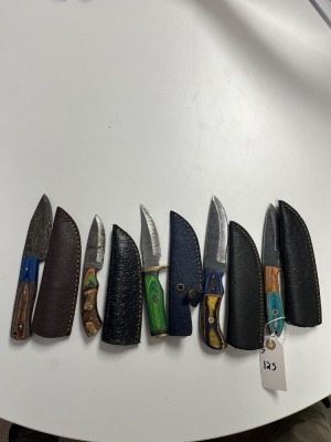 ASSORTED KNIVES - CUSTOM HANDMADE DAMASCUS STEEL - LAMINATED LEATHER SHEATH - 4- PAKKA WOOD HANDLE / 1- RESIN HANDLE