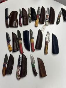ASSORTED KNIVES - HUNTING / SKINNING / BULL CUTTER / MORE - CUSTOM HANDMADE DAMASCUS STEEL - LAMINATED LEATHER SHEATH - 6- PAKKA WOOD HANDLE / 7- RESIN HANDLE