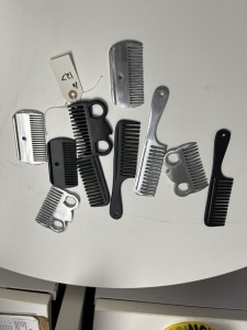 ASSORTED METAL COMBS
