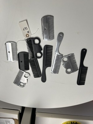 ASSORTED METAL COMBS