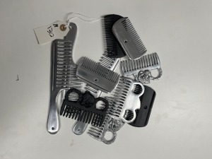 ASSORTED METAL COMBS