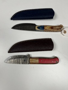 ASSORTED HUNTING / SKINNING KNIVES - CUSTOM HANDMADE DAMASCUS STEEL - PAKKA WOOD HANDLE - LAMINATED LEATHER SHEATH