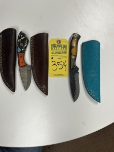 ASSORTED HUNTING & SKINNING KNIVES - 2- 3'' / 1- 4'' - CUSTOM HANDMADE DAMASCUS STEEL - RESIN HANDLE - LAMINATED LEATHER SHEATH