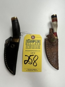 ASSORTED 3'' KNIVES - CUSTOM HANDMADE DAMASCUS STEEL - 1- RESIN HANDLE / 1- BONE HANDLE - LAMINATED LEATHER SHEATH
