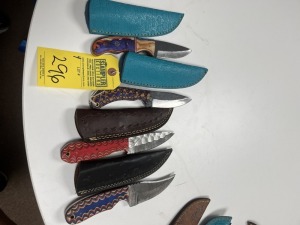 ASSORTED HUNTING & SKINNING KNIVES - 1- 3.5'' / 3- 4'' - CUSTOM HANDMADE DAMASCUS STEEL - PAKKA WOOD HANDLE - LAMINATED LEATHER SHEATH