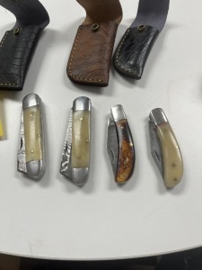 ASSORTED POCKET KNIVES - 2- 3'' / 2- 3.5'' BULL CUTTING - CUSTOM HANDMADE DAMASCUS STEEL - PAKKA WOOD HANDLE - LAMINATED LEATHER SHEATH